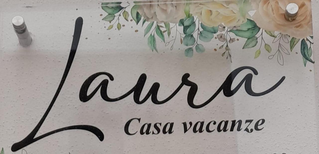Casa Vacanze Laura1 เลชเช ภายนอก รูปภาพ