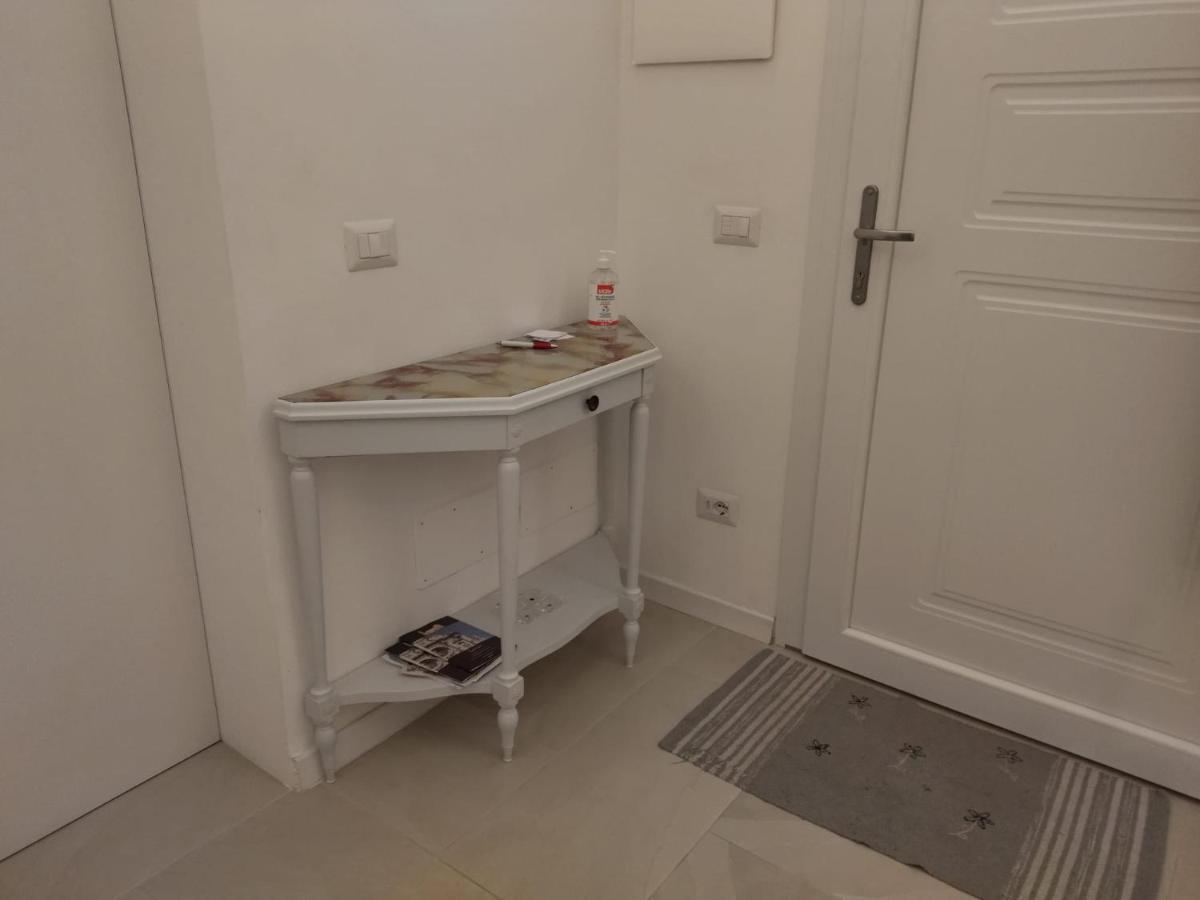 Casa Vacanze Laura1 เลชเช ภายนอก รูปภาพ